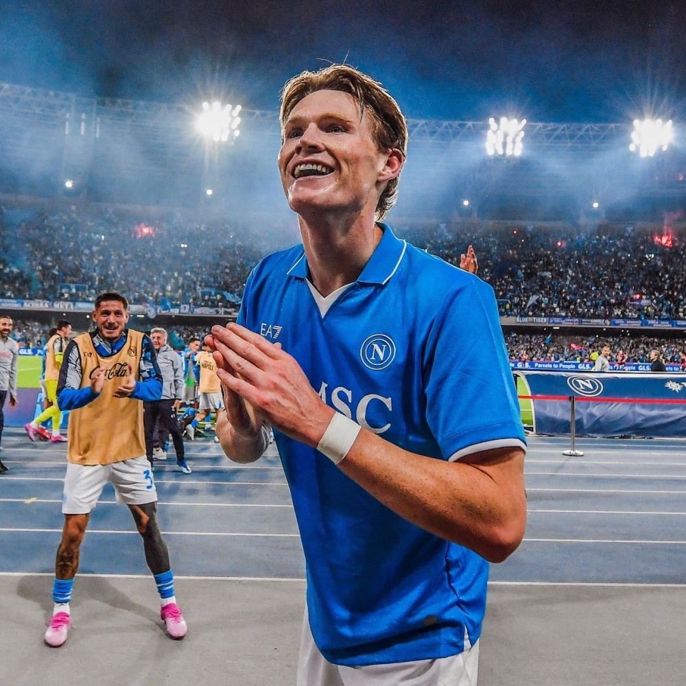 包含转折点！曼联强势反弹；意大利杯冲刺阶段攻防权衡；管理层满意；年轻球员得到机会的词条