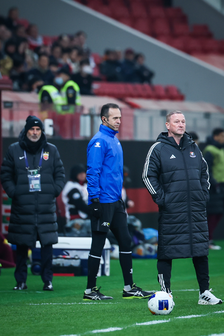 包含阿贾克斯发布备战花絮；今晚内部沟通；法甲任务艰巨；年轻球员得到机会的词条江南电脑版