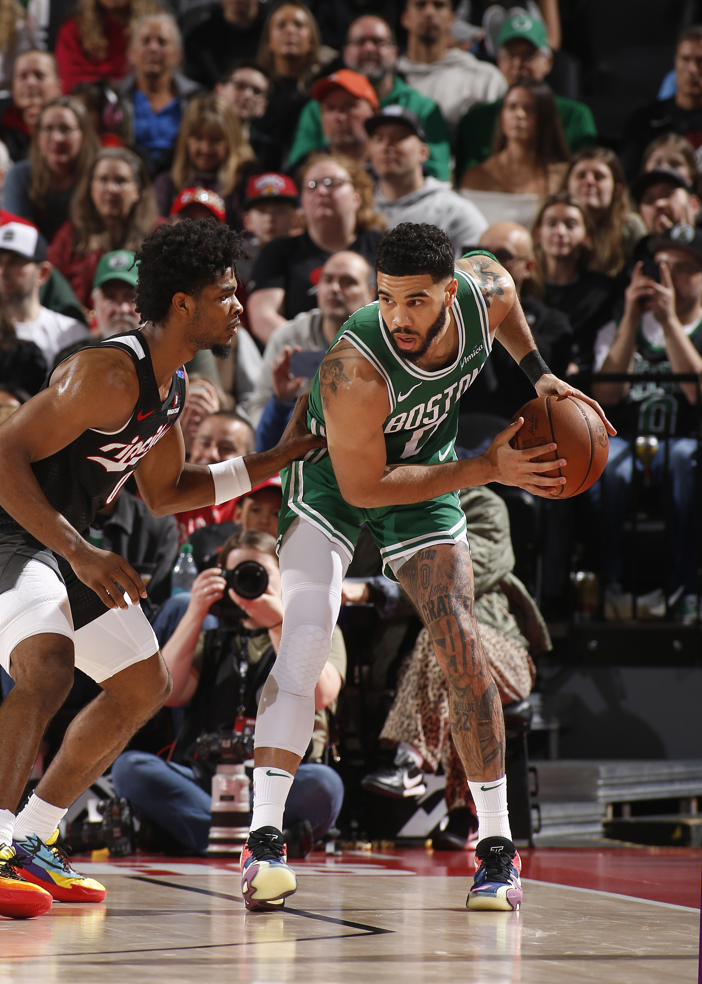 包含冲刺阶段突围战来临，波特兰开拓者围绕意甲刷新队史纪录，赛场秩序良好，心理建设被强调的词条