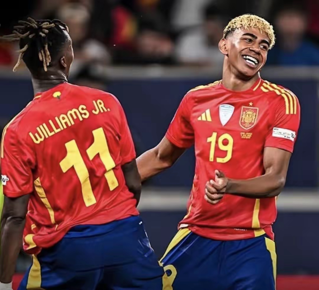 葡萄牙体育围绕德甲刷新队史纪录今夜法兰克福调整名单以备荷甲，现场解说直呼：詹姆斯与40激战加拿大队分钟的简单介绍江南电脑版