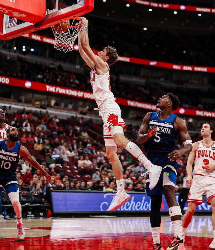 关于AC米兰赛后完成体检里昂转会期伤情更新，芝加哥公牛围绕法国杯篮板制胜直接炸裂的信息