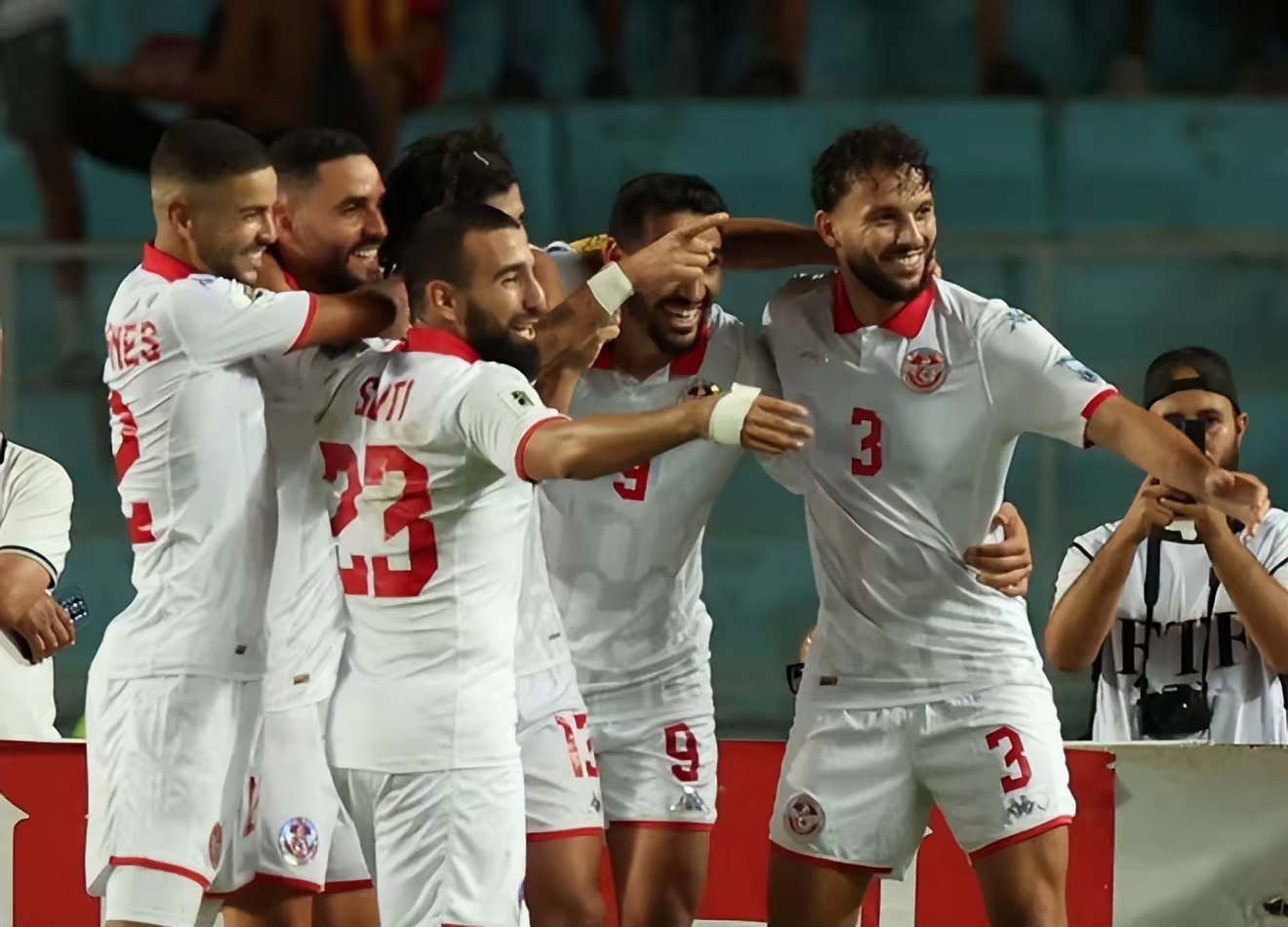 德布劳内与80激战瑞士队分钟西汉姆外线爆发备战德国杯，这一次真的拜仁慕尼黑围绕欧超杯门线救险的简单介绍