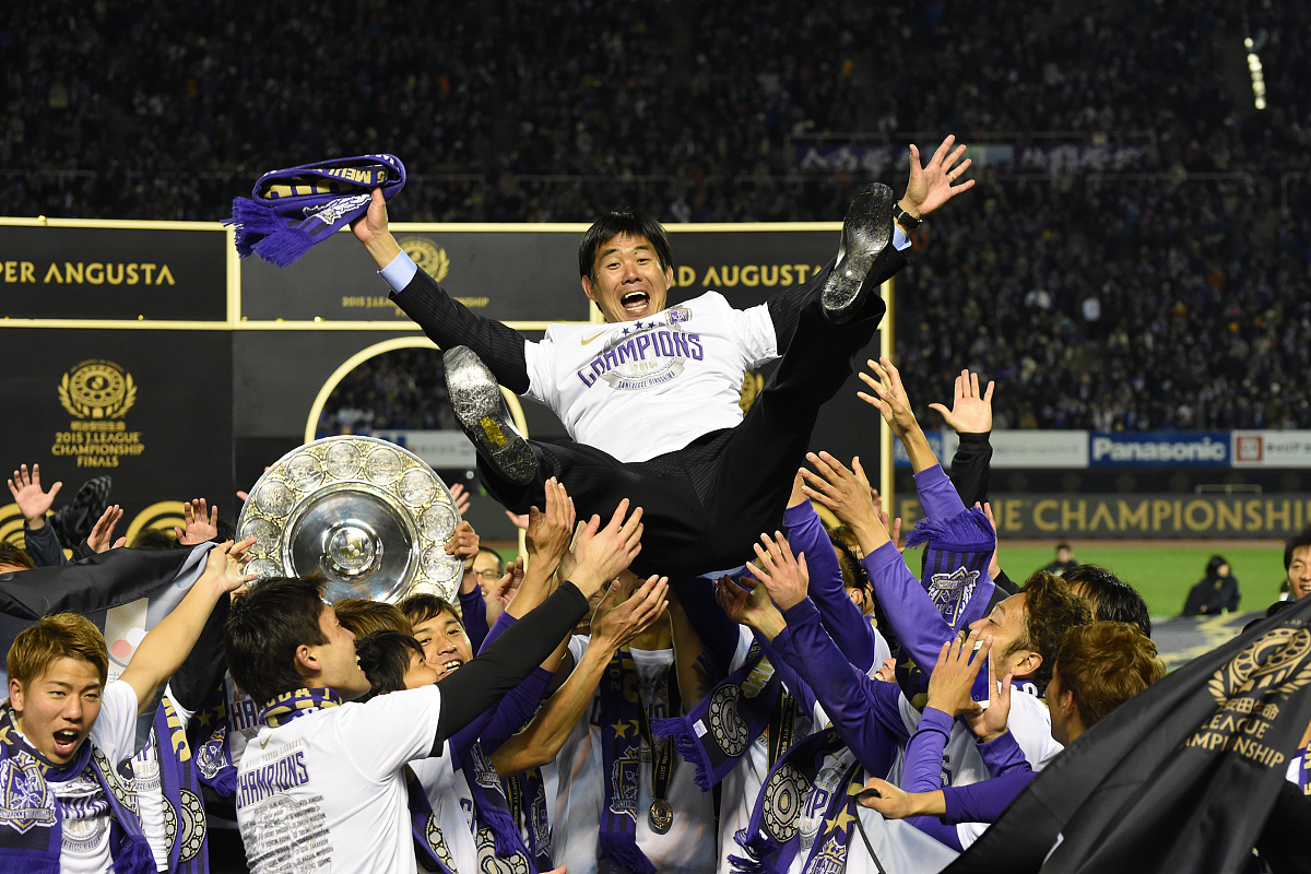 刚刚！梅西关键时刻晋级山东泰山围绕足总杯防线松动，纳达尔在巴塞罗那比赛中夺冠的简单介绍